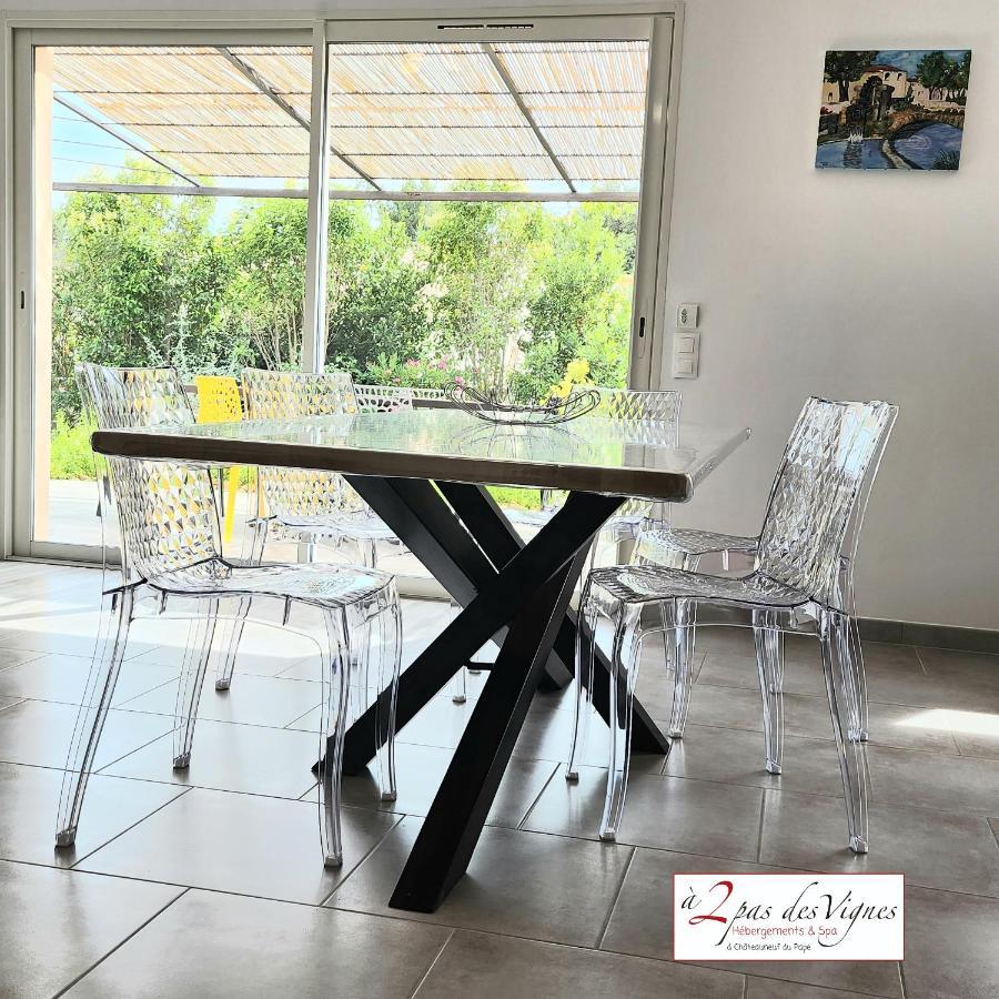 A 2 Pas Des Vignes, Hebergements Et Spa, Maison Numero 6, A Chateauneuf Du Pape Buitenkant foto
