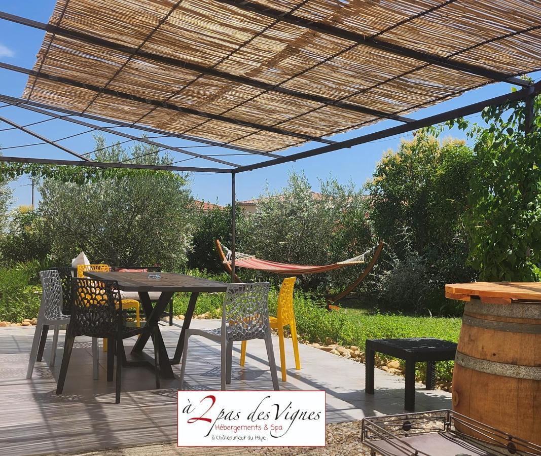 A 2 Pas Des Vignes, Hebergements Et Spa, Maison Numero 6, A Chateauneuf Du Pape Buitenkant foto